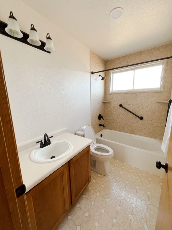 Top Bathroom Remodeling Companies in South Beloit, IL